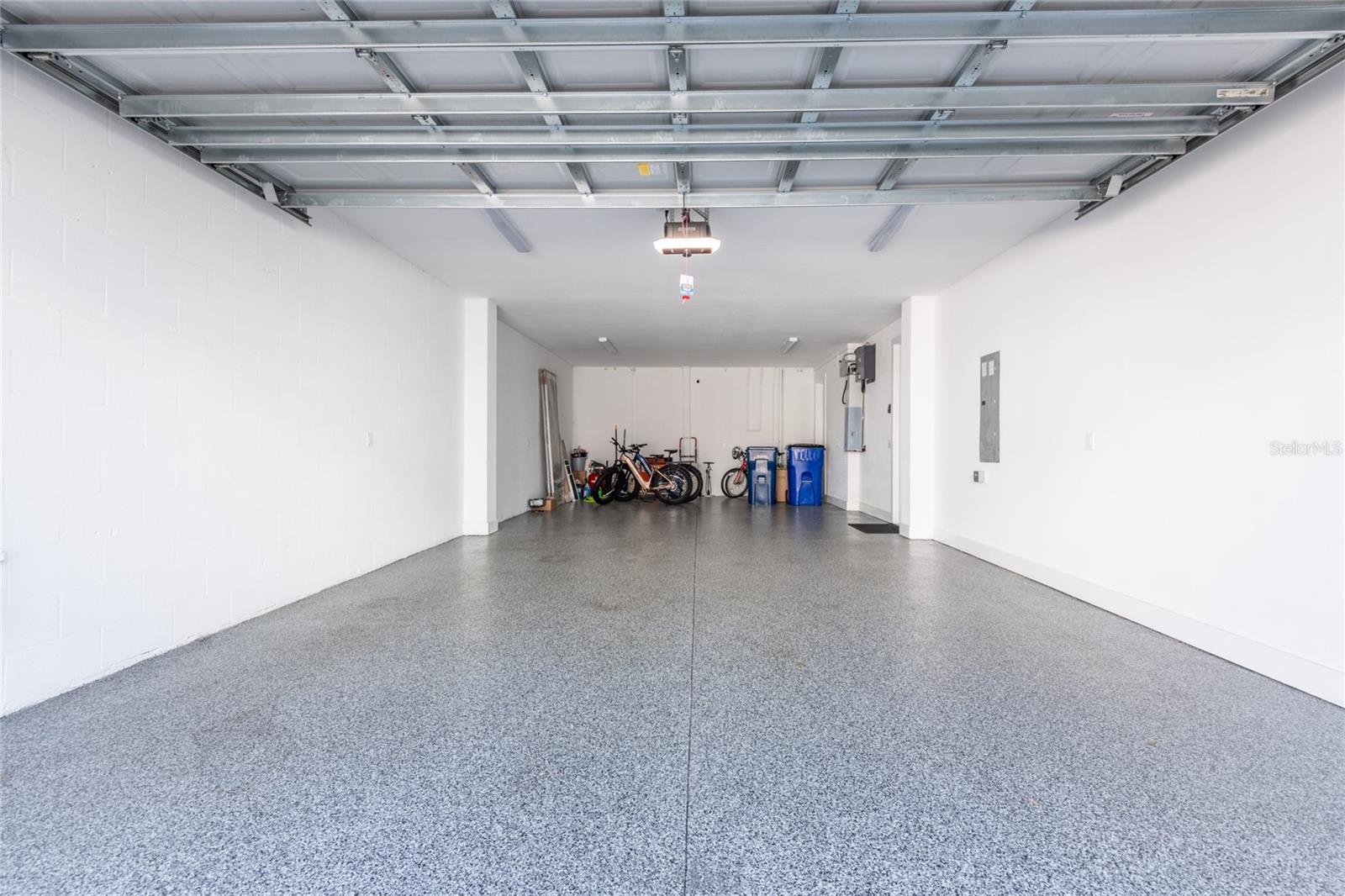 OAK BEND TWNHMS - Residential