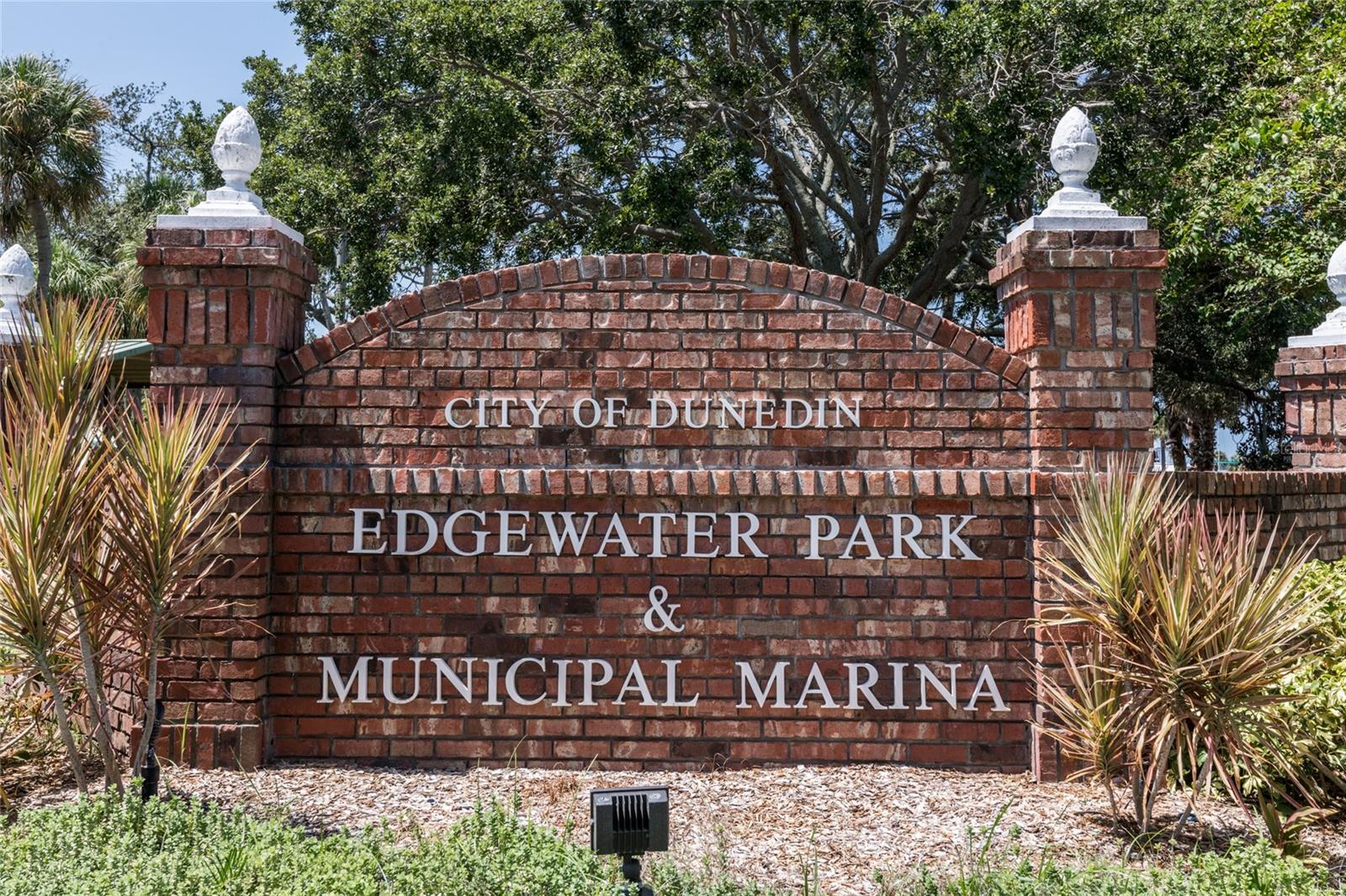 OAK BEND TWNHMS - Residential