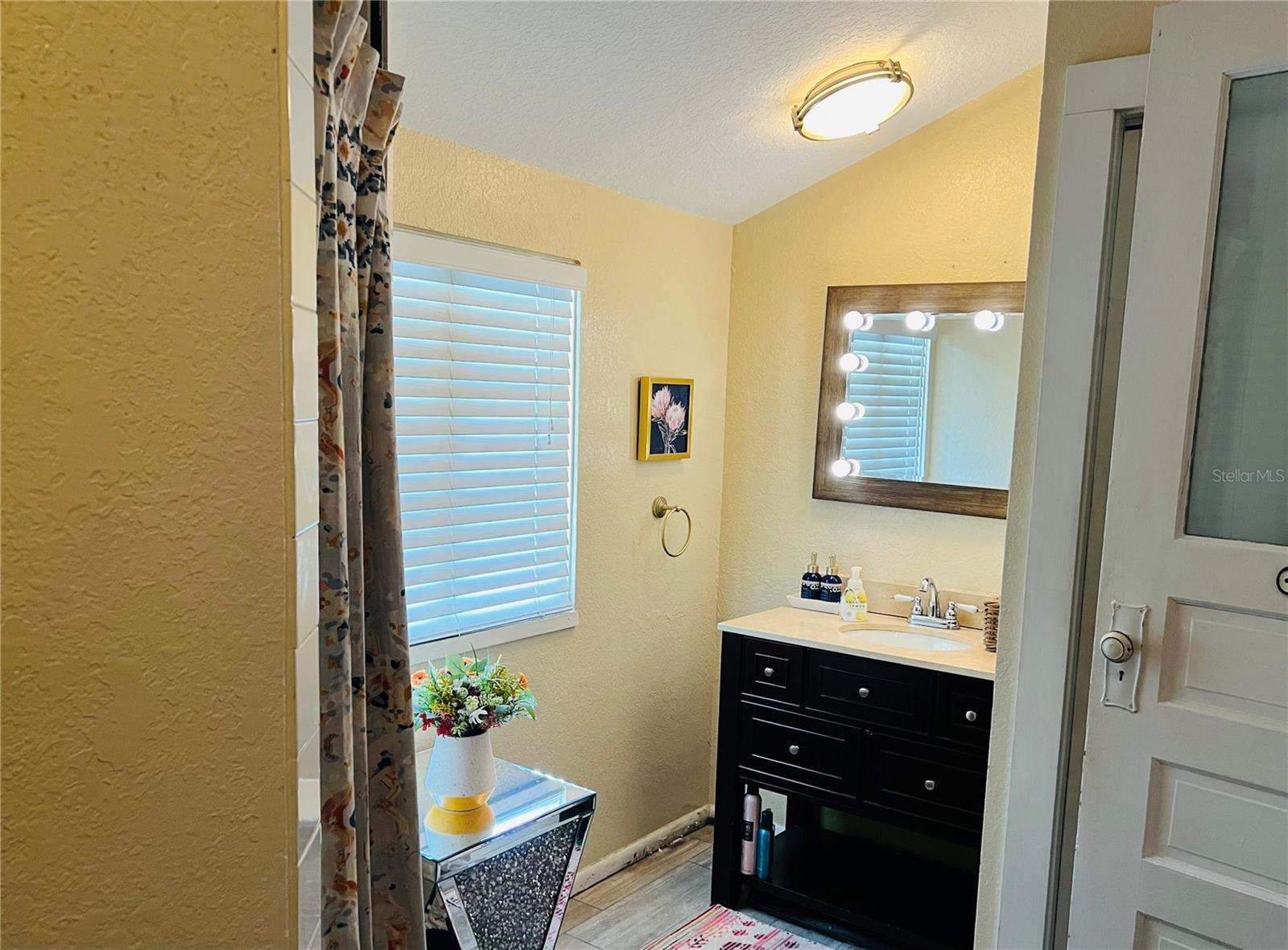 PACKWOOD - Commercial Lease