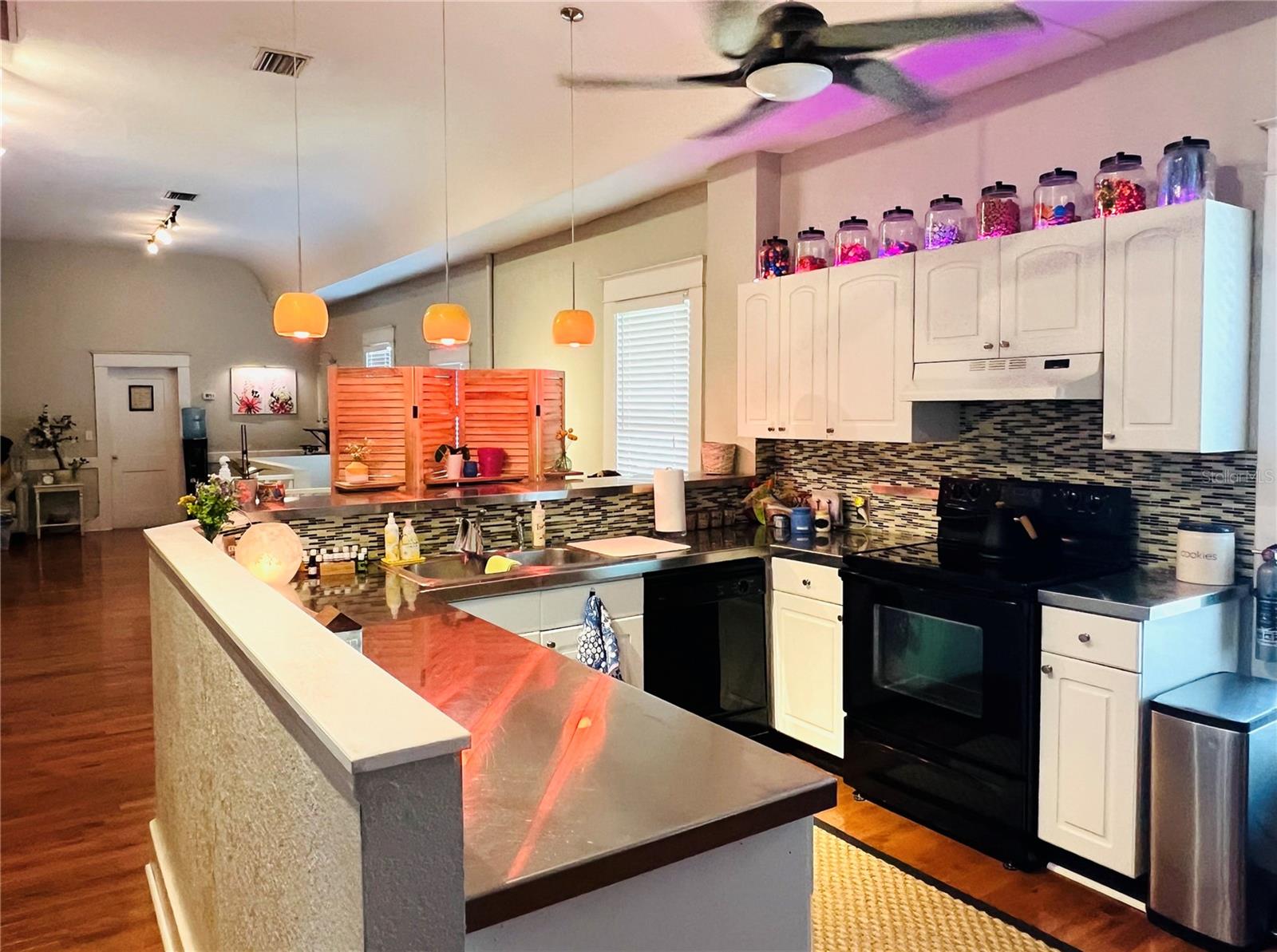 PACKWOOD - Commercial Lease