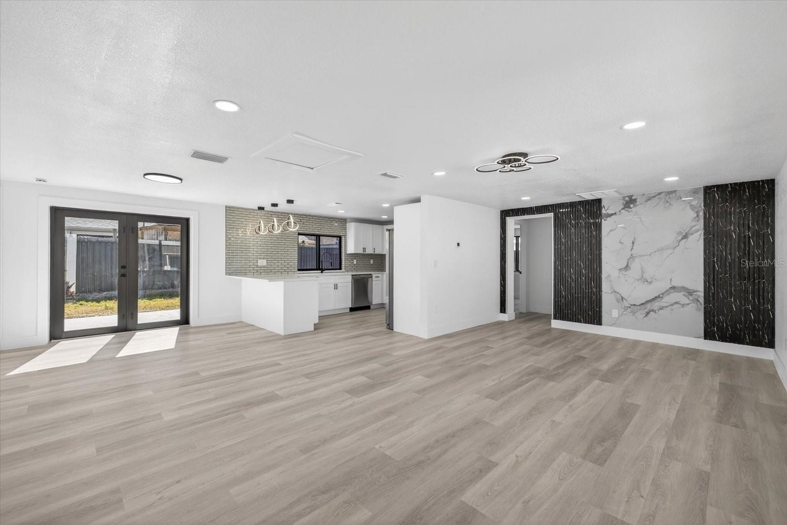 BEACON SQUARE - Residential