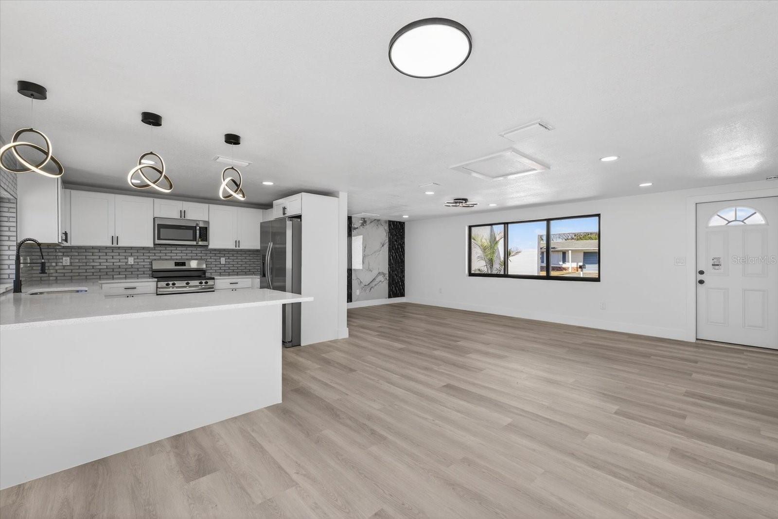 BEACON SQUARE - Residential