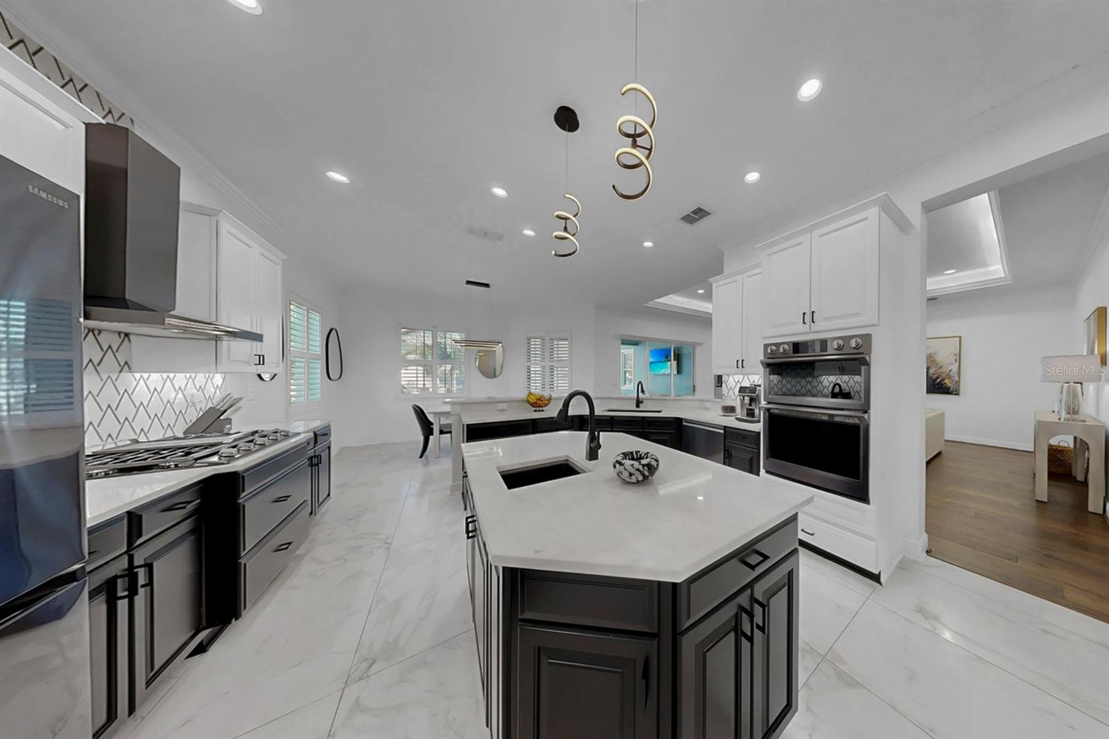 MIRABAY PH 3C-1 - Residential