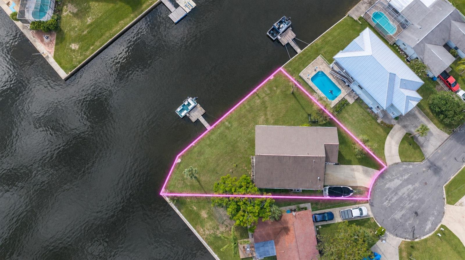 4514 NEPTUNE DRIVE
