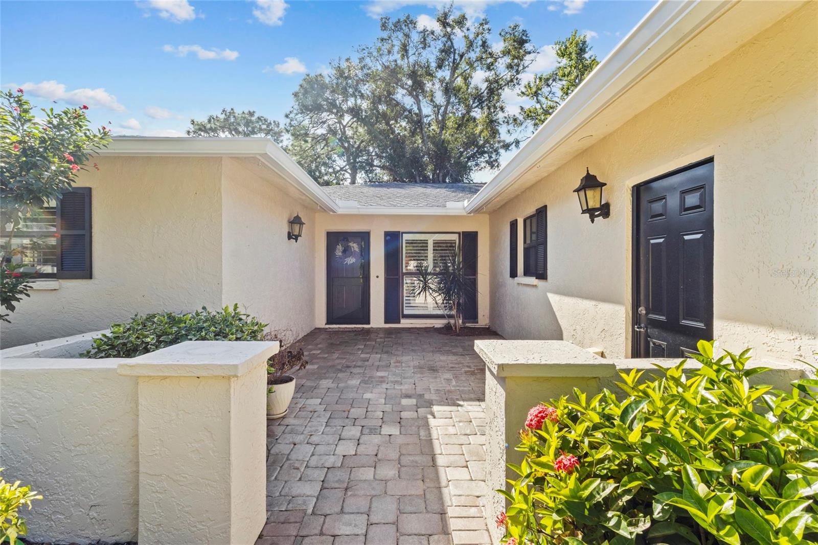 7143 FAIRWAY BEND LANE