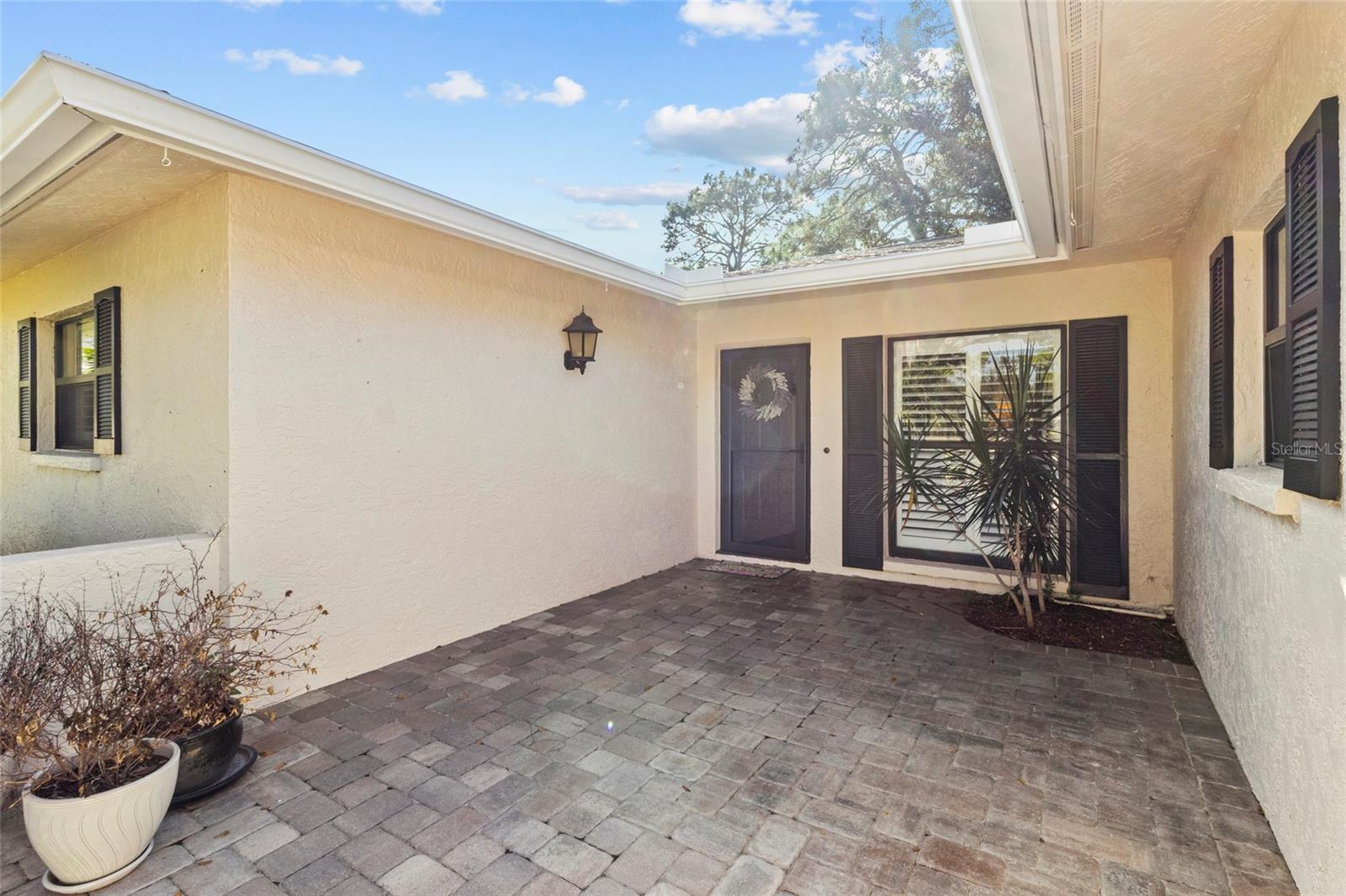 7143 FAIRWAY BEND LANE