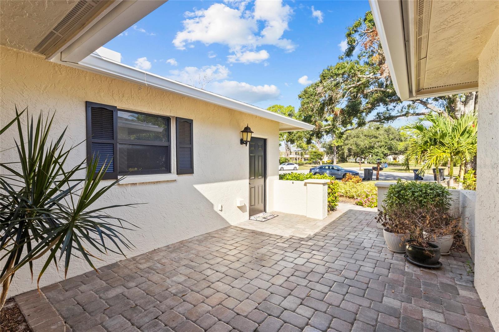 7143 FAIRWAY BEND LANE