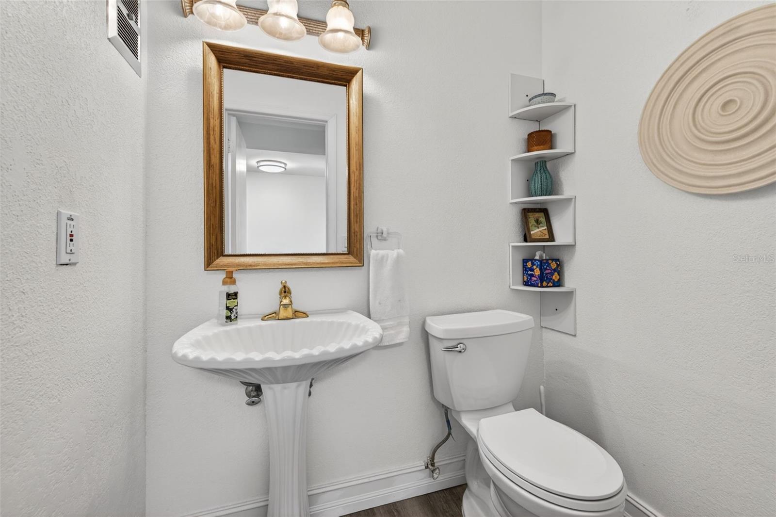 BAY CREST PARK - Residential