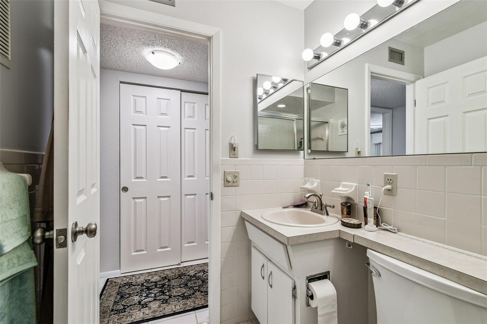 ON TOP OF THE WORLD - Residential