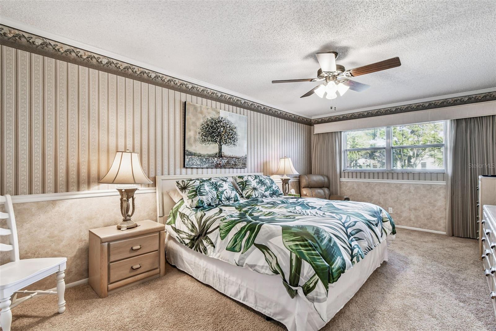 ON TOP OF THE WORLD - Residential