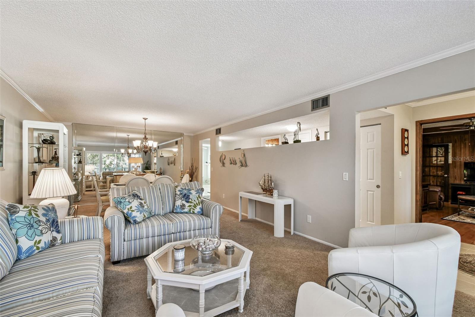 ON TOP OF THE WORLD - Residential