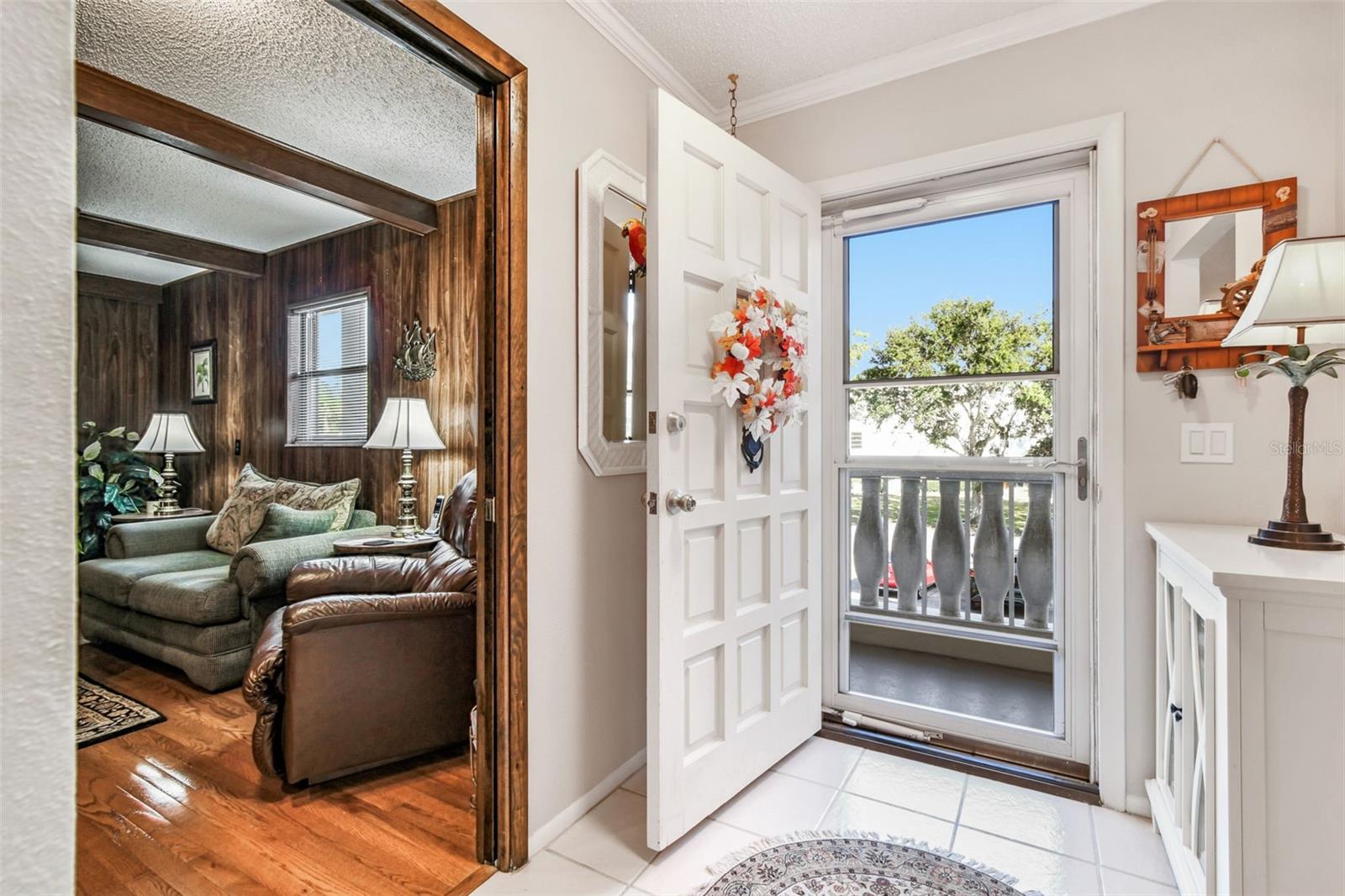 ON TOP OF THE WORLD - Residential