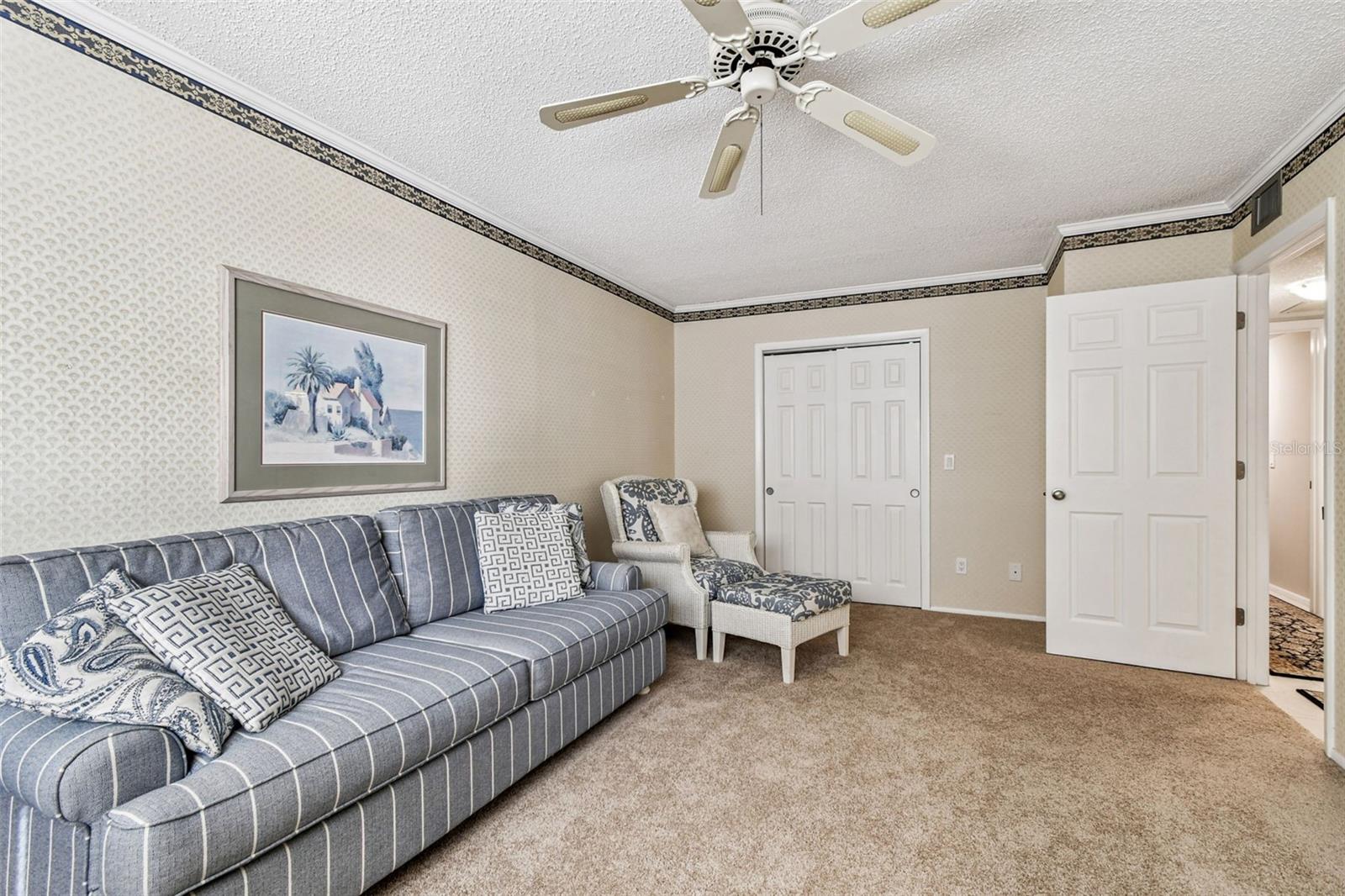 ON TOP OF THE WORLD - Residential