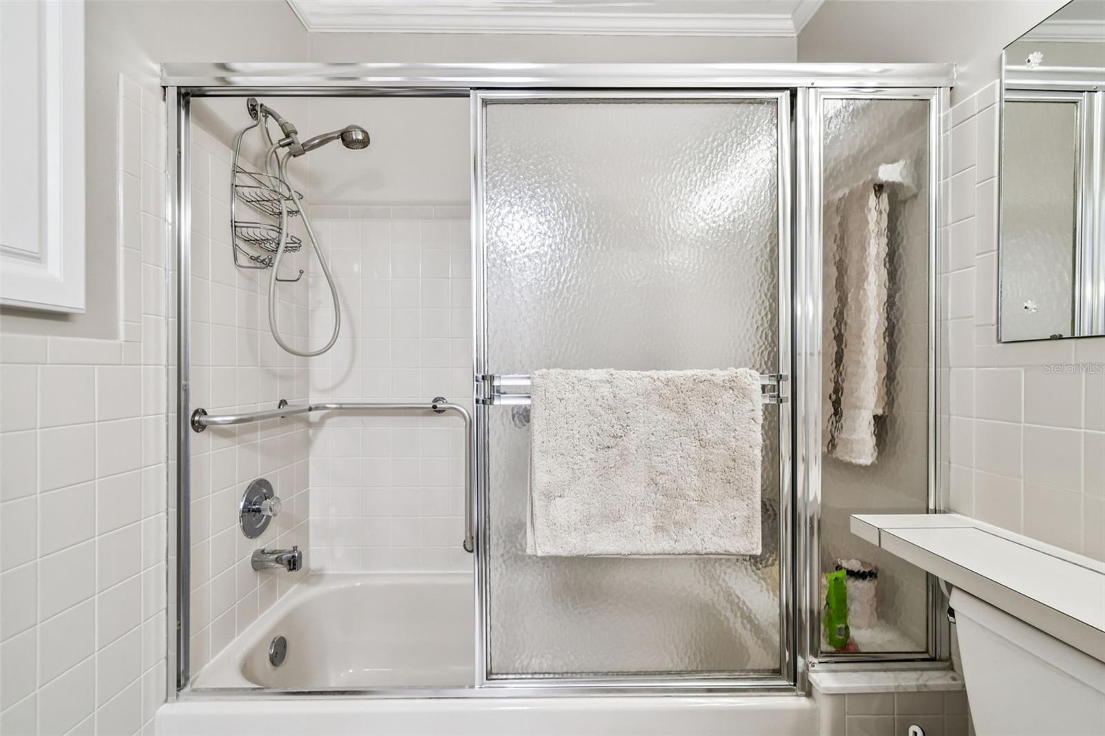 ON TOP OF THE WORLD - Residential