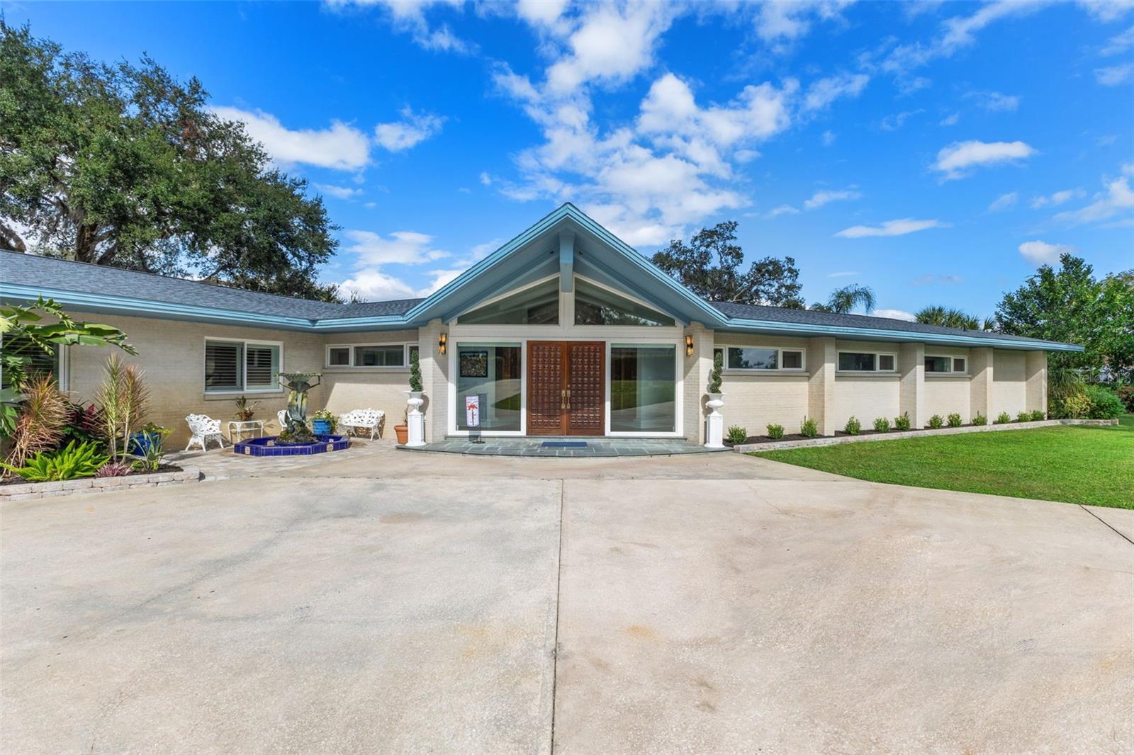 8711 E CRESCO LANE