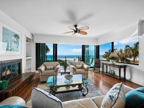 A home in LONGBOAT KEY