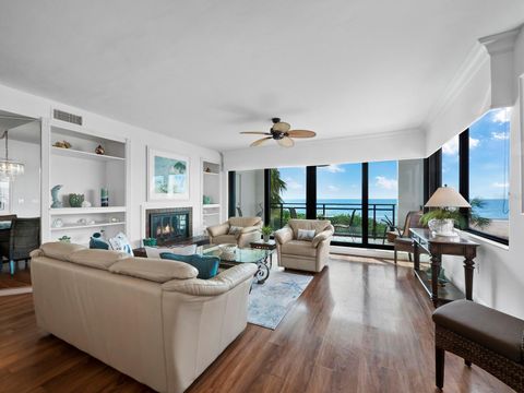 A home in LONGBOAT KEY