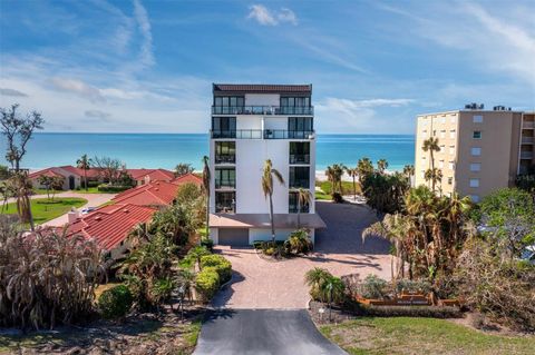 A home in LONGBOAT KEY