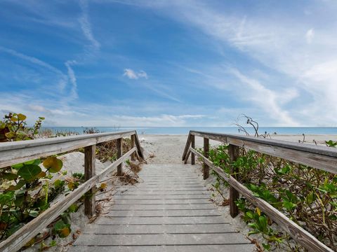 A home in LONGBOAT KEY