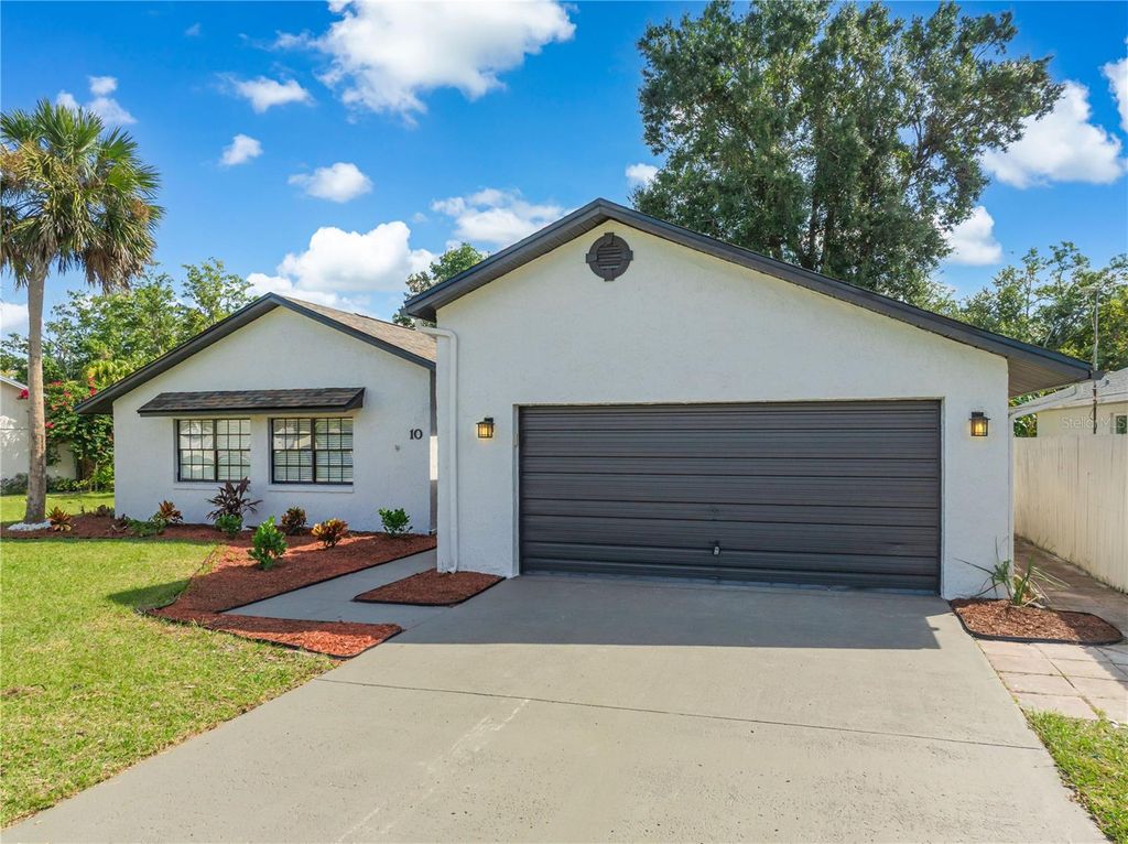 Photo of 10 Sandalwood Drive, Davenport, FL 33837 (MLS # S5138127)