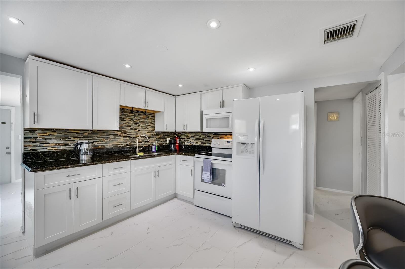 CORAL HEIGHTS SUB - Residential Lease