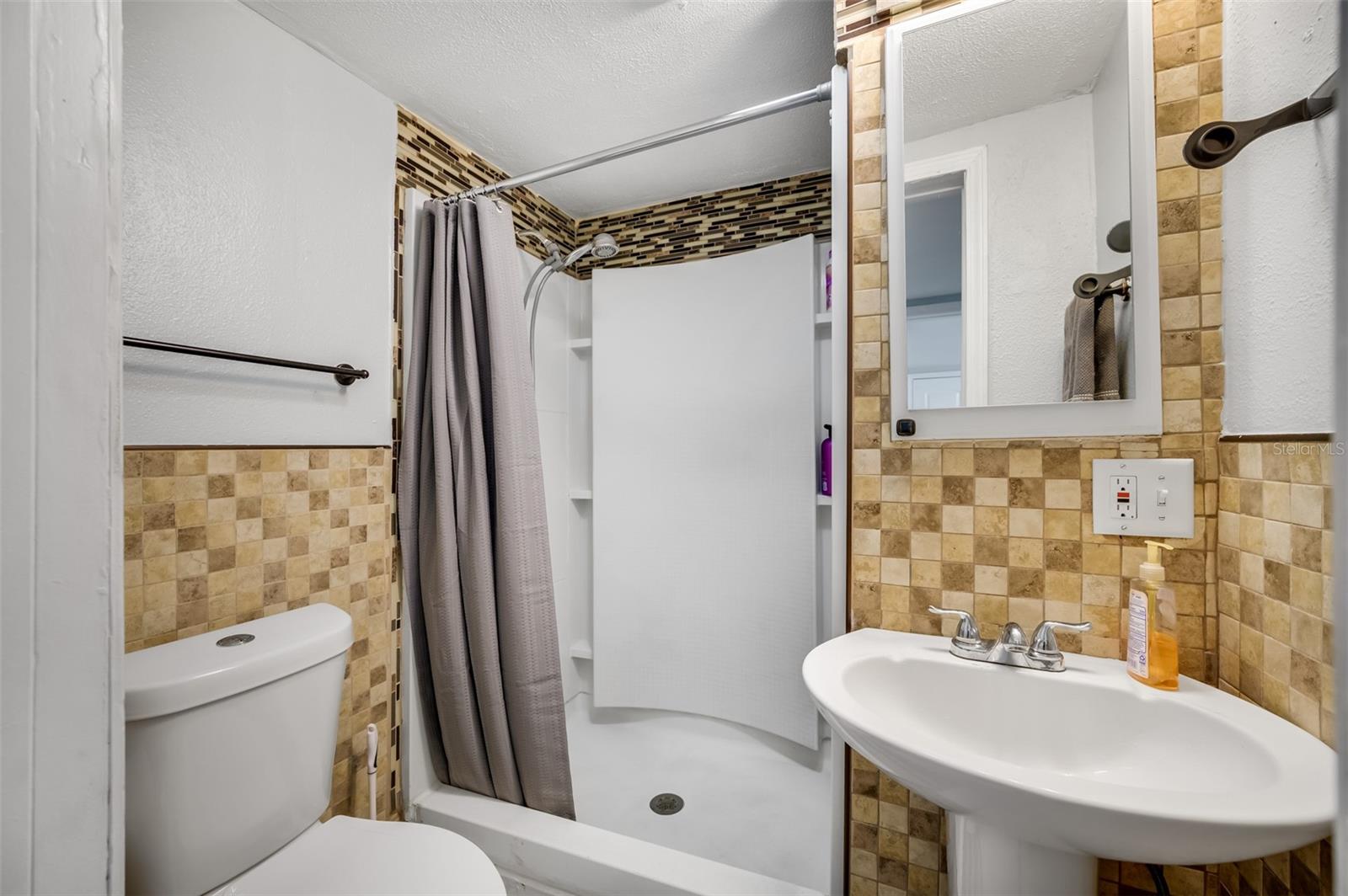 CORAL HEIGHTS SUB - Residential Lease