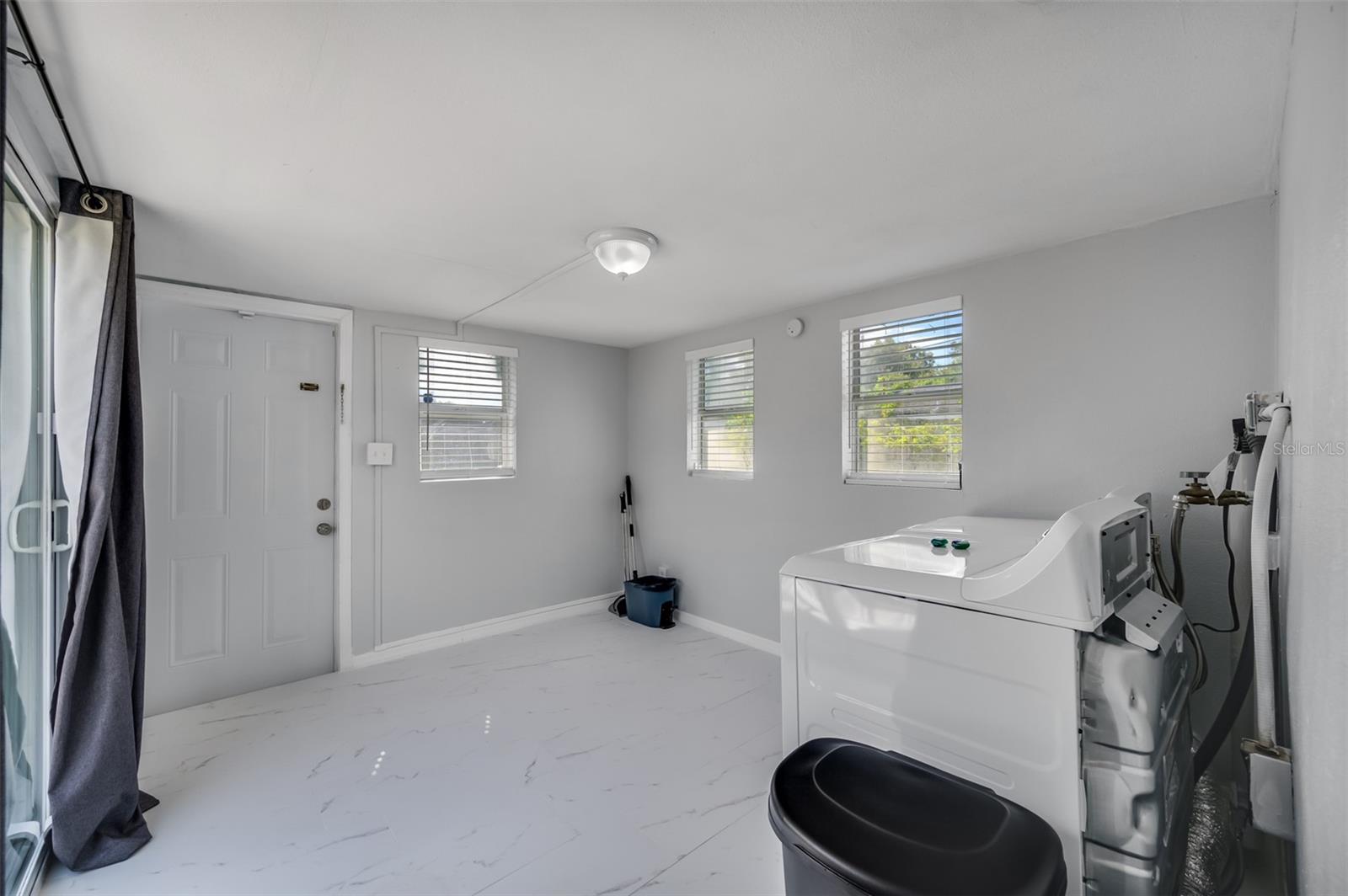 CORAL HEIGHTS SUB - Residential Lease