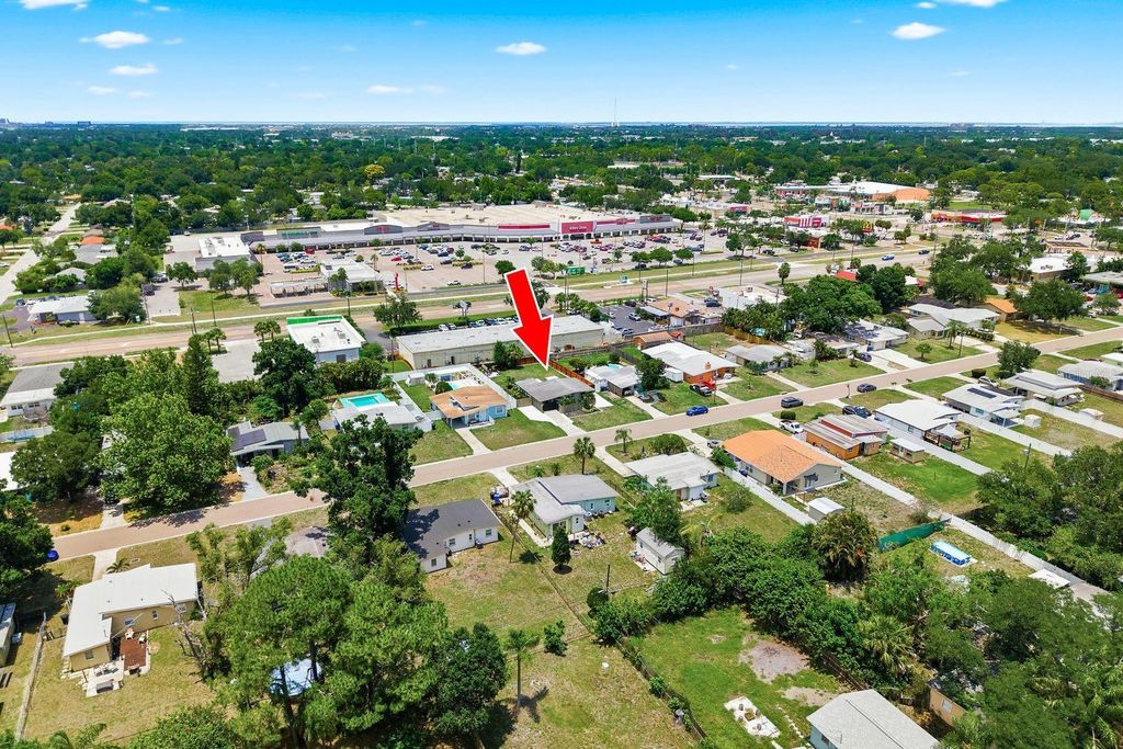 Photo of 1111 61st Avenue N, St Petersburg, FL 33703 (MLS # TB8517438)