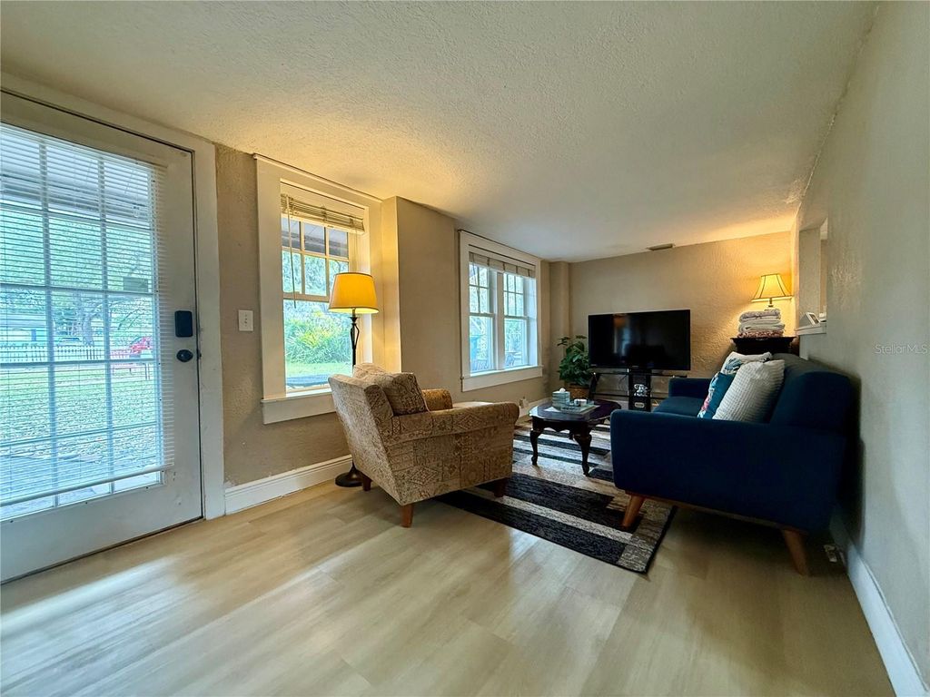 Photo of 18 N Brown Avenue, Orlando, FL 32801 (MLS # O6387171)