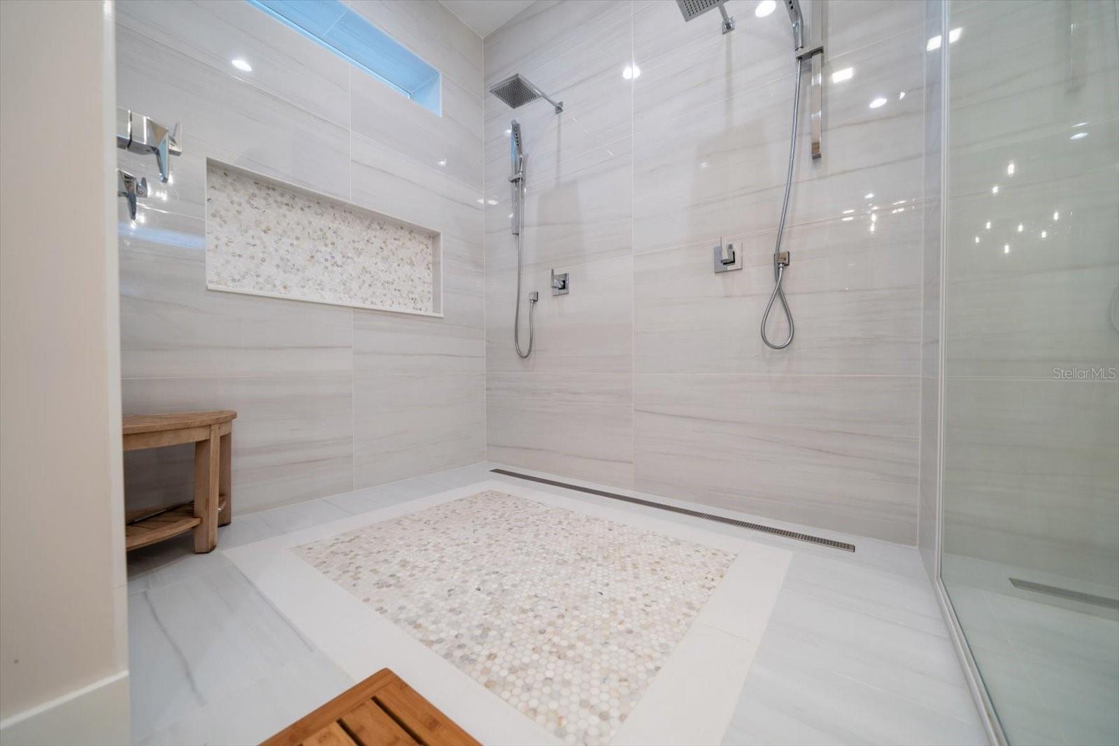 BELLEAIR ESTATES - Residential