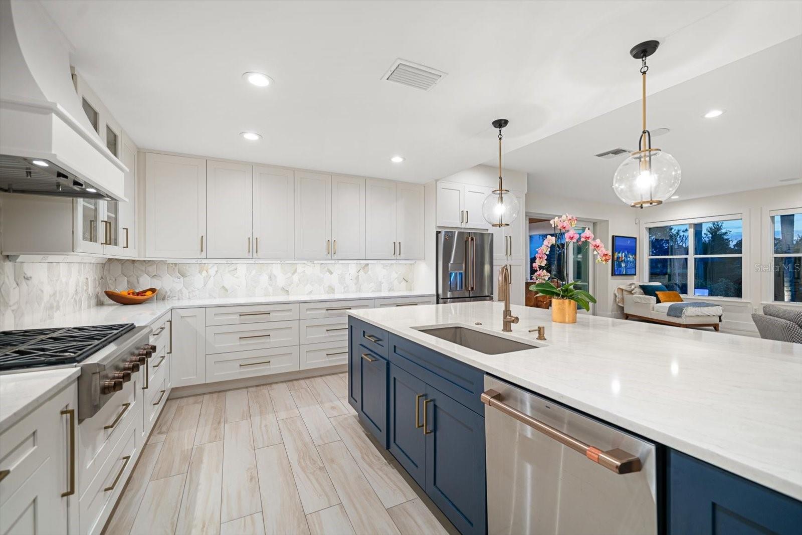 BELLEAIR ESTATES - Residential