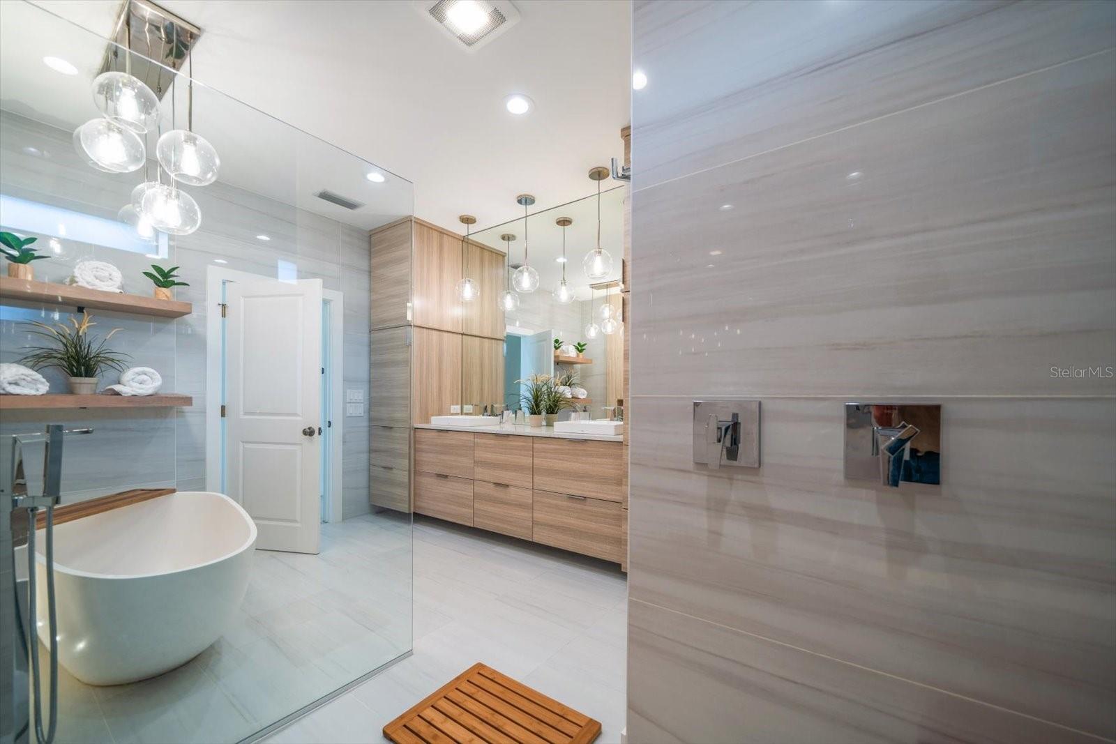 BELLEAIR ESTATES - Residential