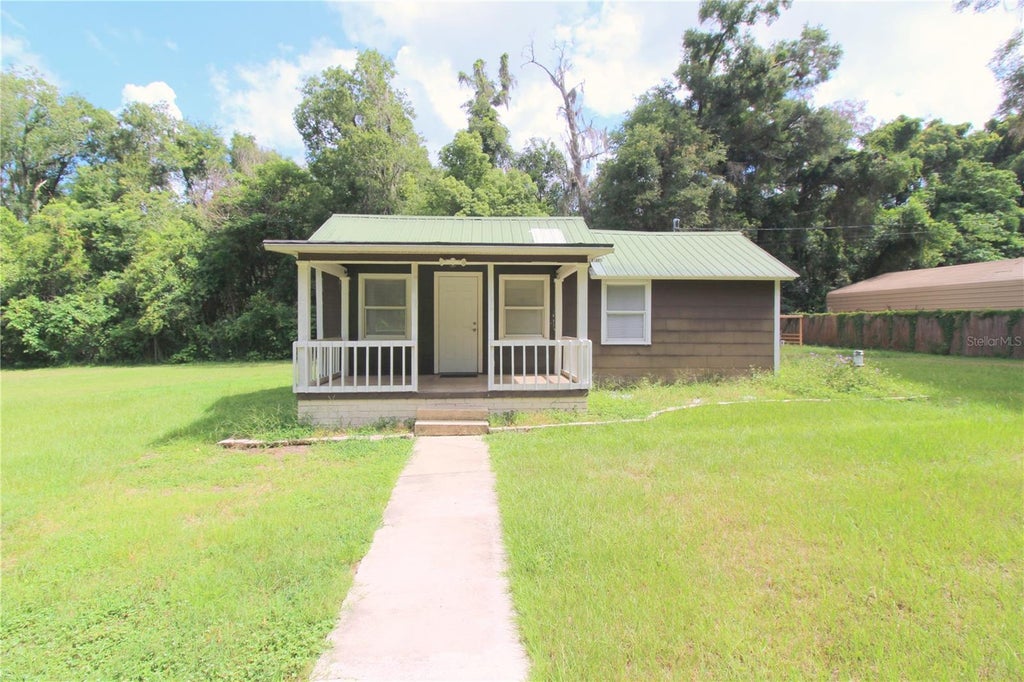 Photo of 575 NE 33rd Street, Ocala, FL 34479 (MLS # OM727864)