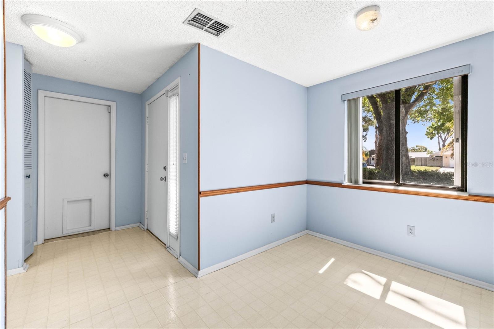 770 ARTHURS COURT