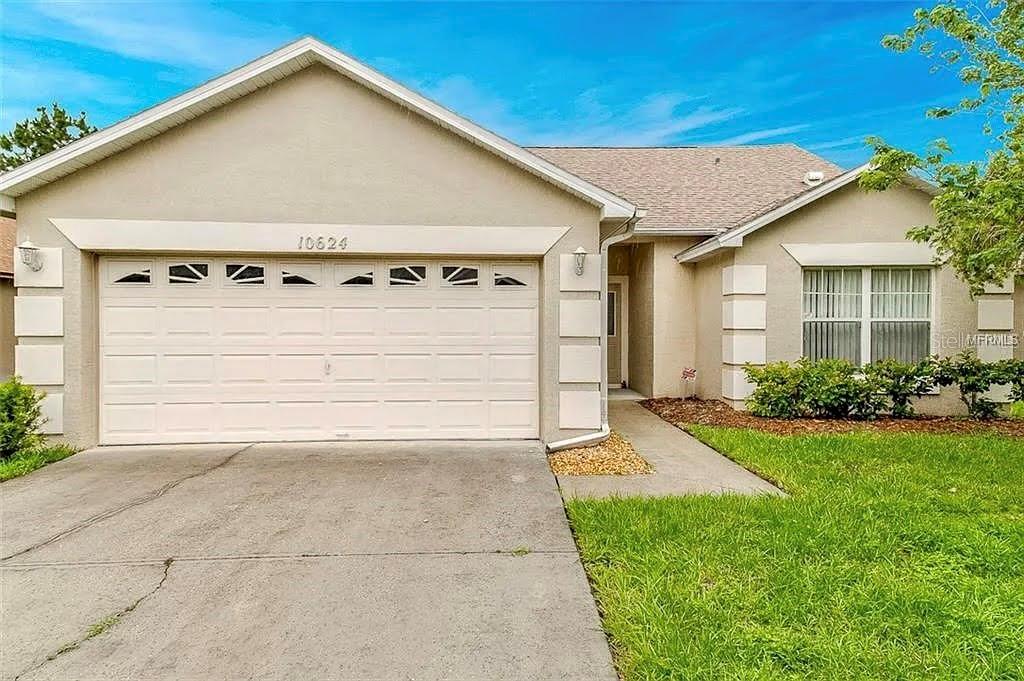 Spacious and inviting 3-bedroom, 2-bath home ideally located in East Orlando! With high ceilings and an open-concept layout, this home offers seamless flow for entertaining and everyday living. The primary suite features a garden tub, dual sinks, separate shower, and a spacious walk-in closet. Step outside to a very large backyard with a buffer zone and no rear neighbors, providing extra privacy, additional common area space, and a fully covered lanai—ideal for relaxing evenings and gatherings. Conveniently located near 417, 408, UCF, Valencia, Full Sail, and just minutes from Waterford Lakes Town Center. Plus, enjoy easy access to MCO, theme parks, and local beaches—offering the perfect blend of comfort, location, and lifestyle!