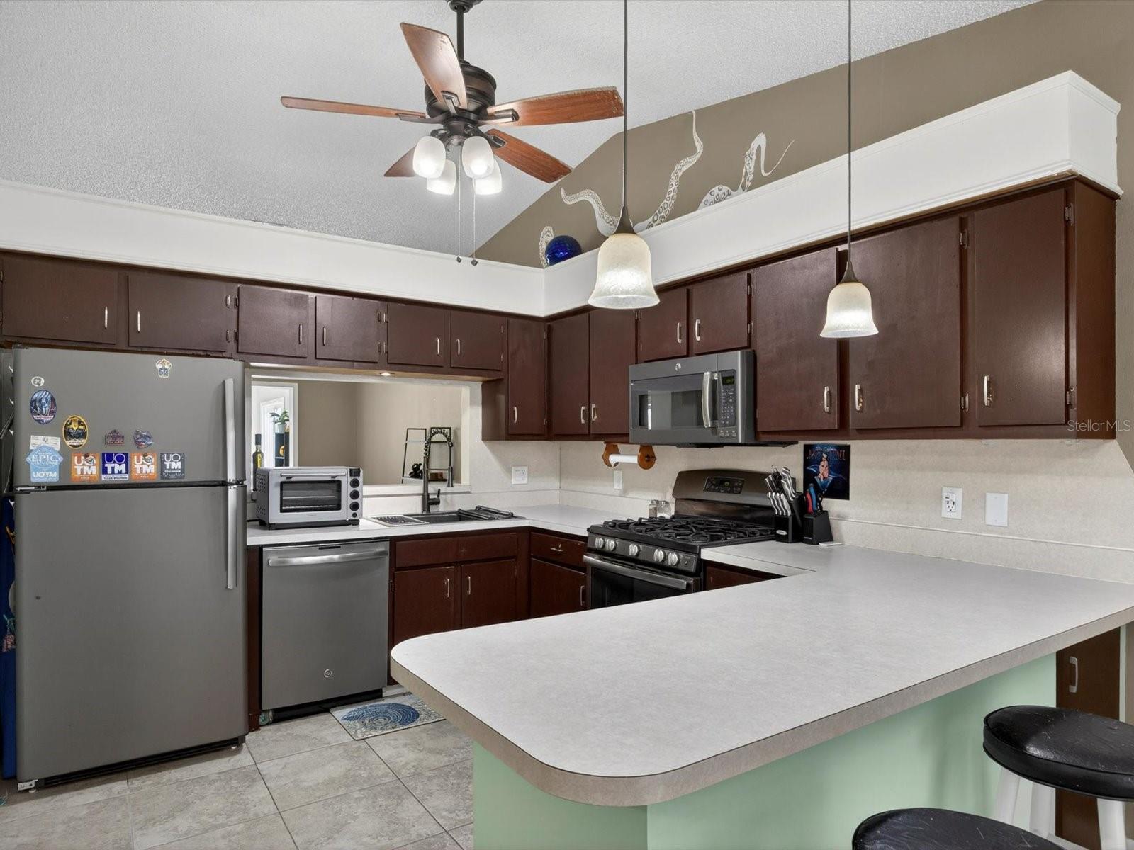 SOMERSET VILLAGE - Residential