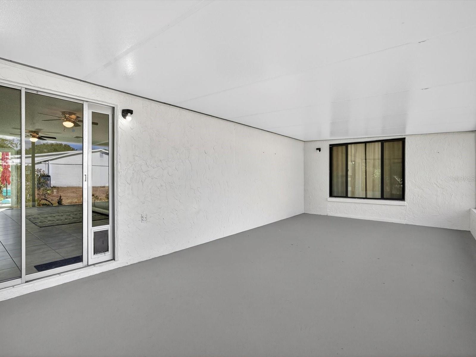 SOMERSET VILLAGE - Residential