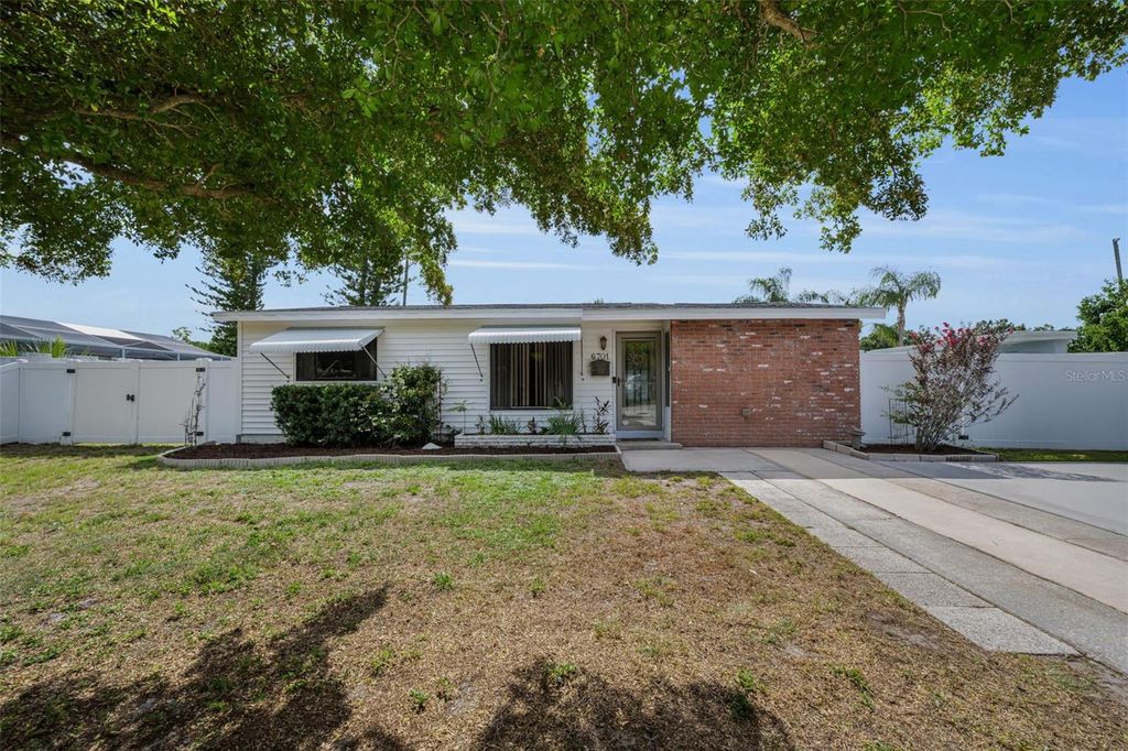 Photo of 6701 Orchard Drive N, St Petersburg, FL 33702 (MLS # TB8521483)