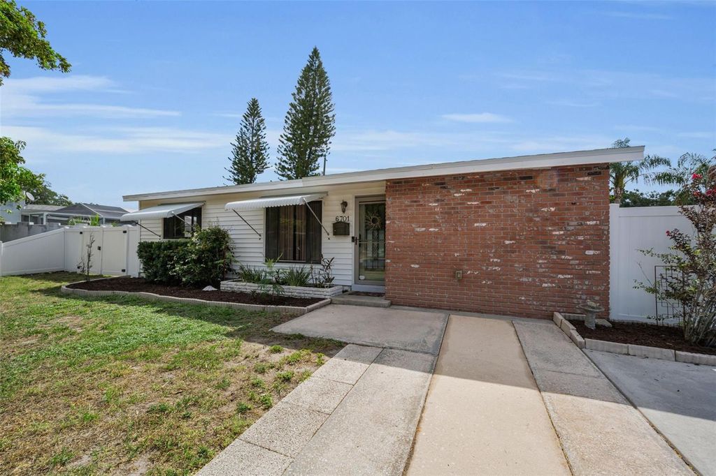 Photo of 6701 Orchard Drive N, St Petersburg, FL 33702 (MLS # TB8521483)