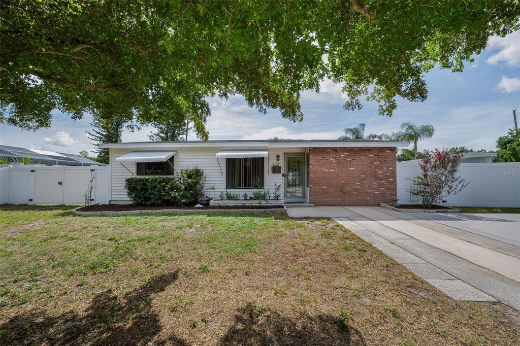 Photo of 6701 Orchard Drive N, St Petersburg, FL 33702 (MLS # TB8521483)