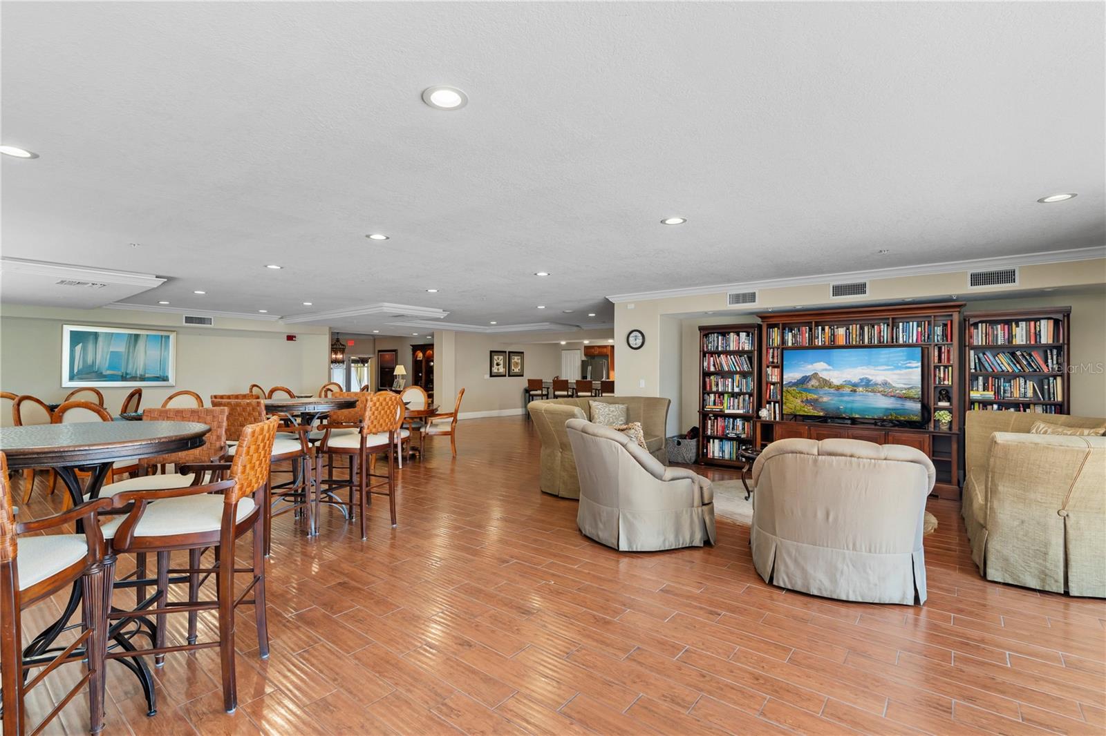 OCEANIQUE OCEANFRONT A CONDO - Residential