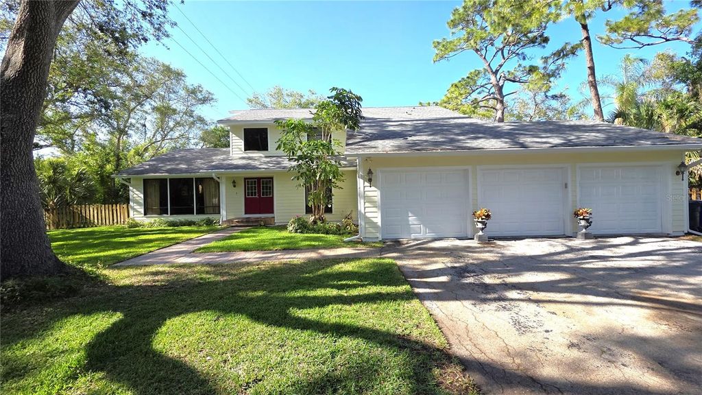 Photo of 1800 Salem Court, Dunedin, FL 34698 (MLS # TB8371514)