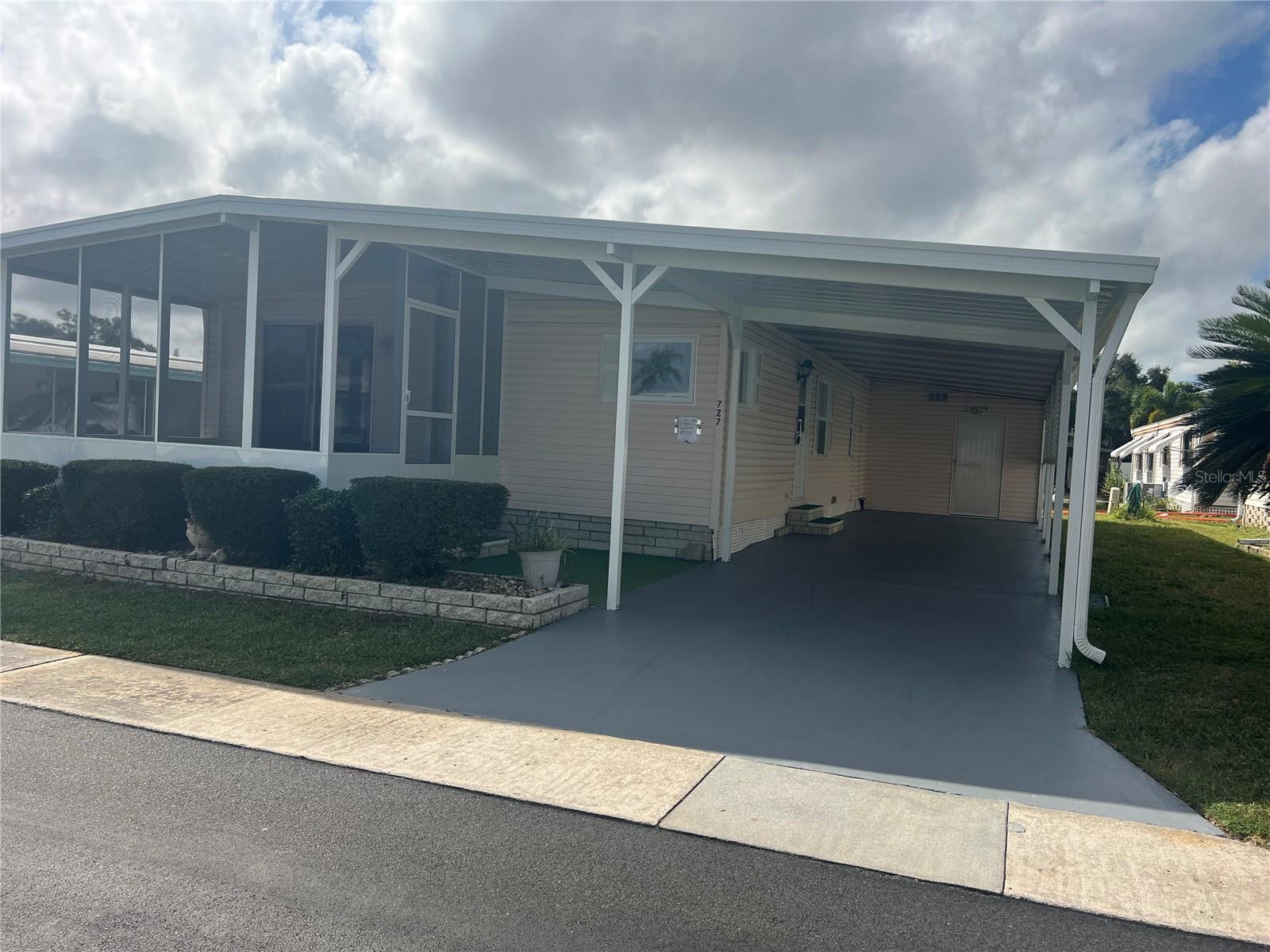PALM HILL MOBILE HOME PARK UNREC - Residential Lease