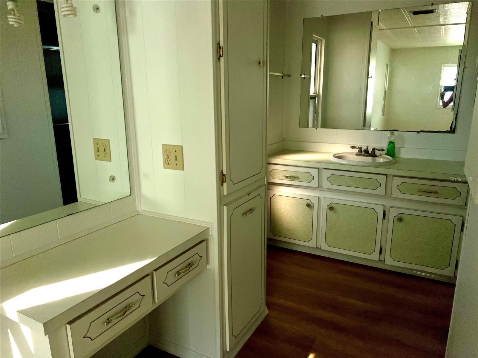 PALM HILL MOBILE HOME PARK UNREC - Residential Lease