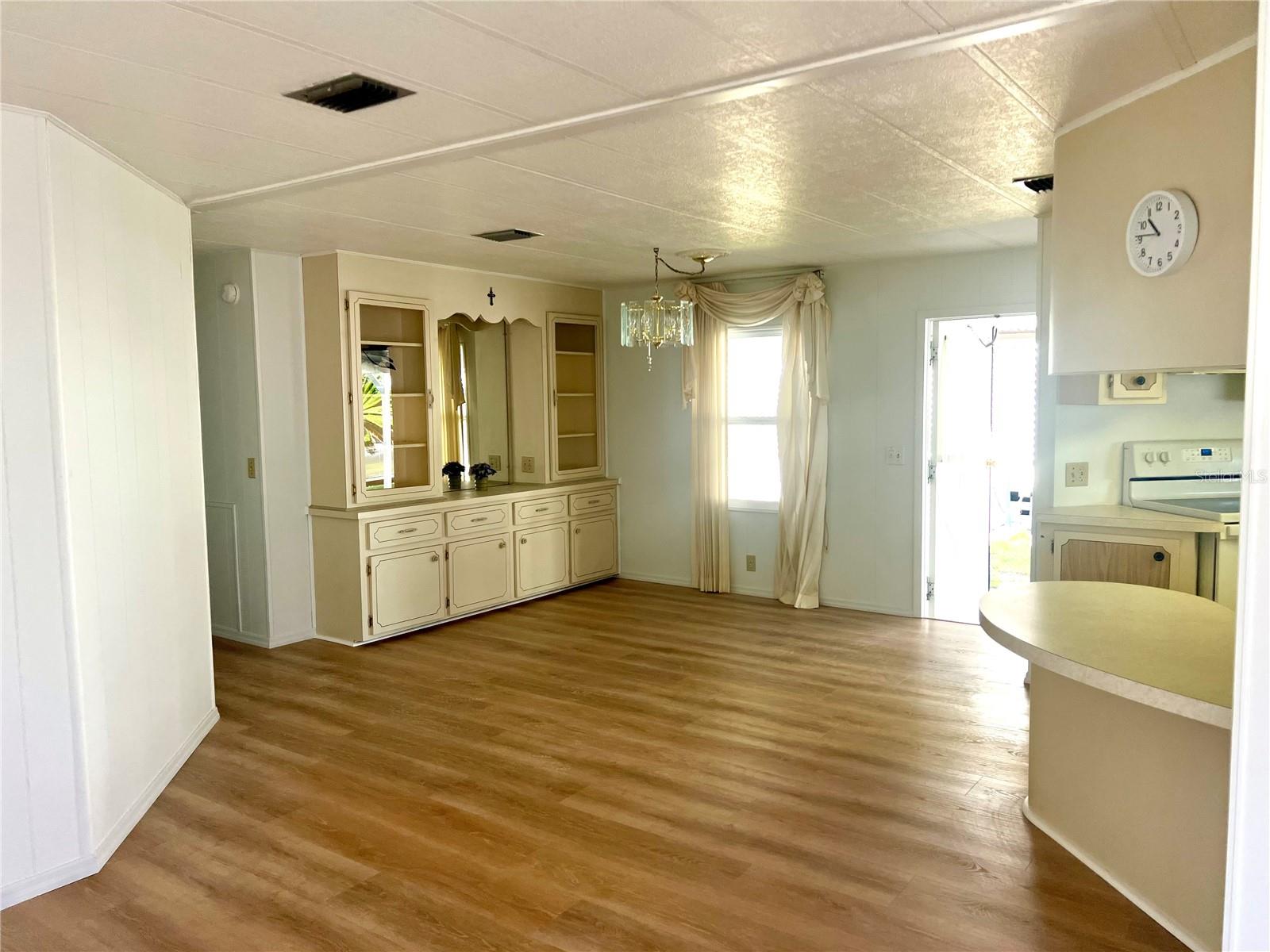 PALM HILL MOBILE HOME PARK UNREC - Residential Lease