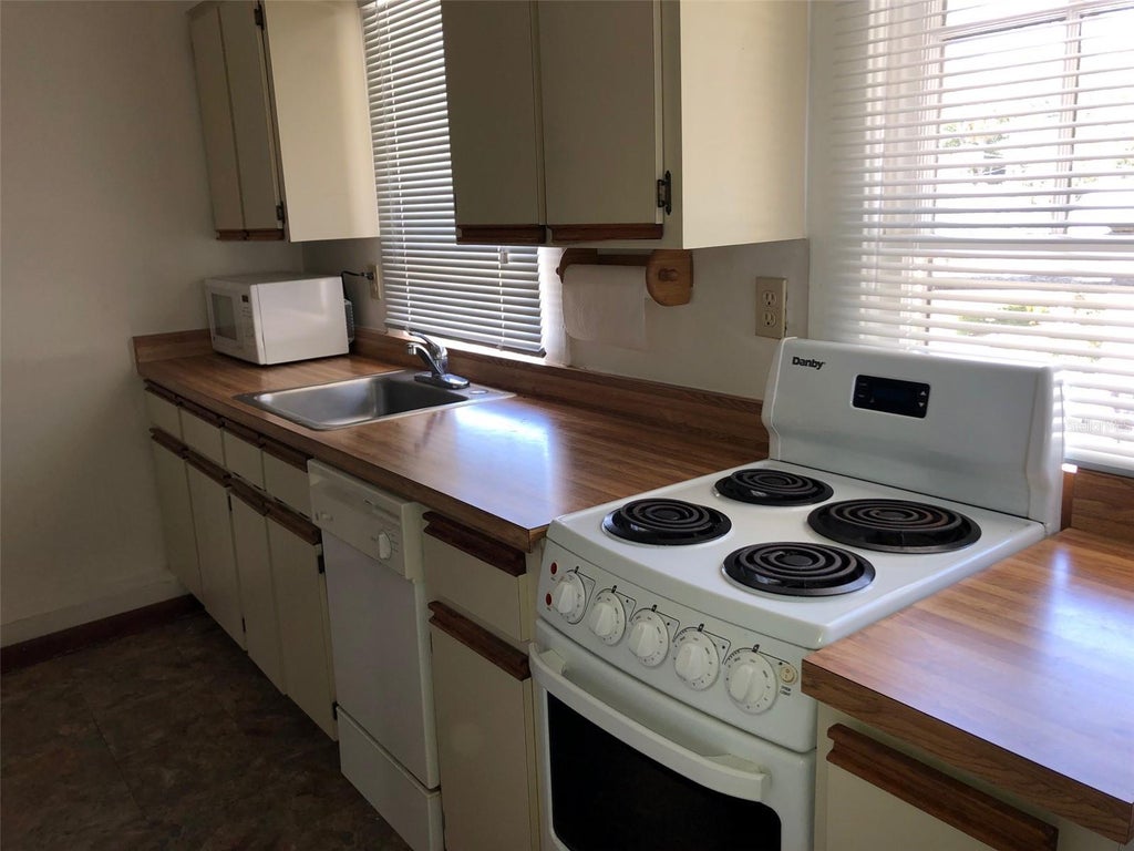 Photo of 1243 E Ridgewood Street, Orlando, FL 32803 (MLS # O6432385)