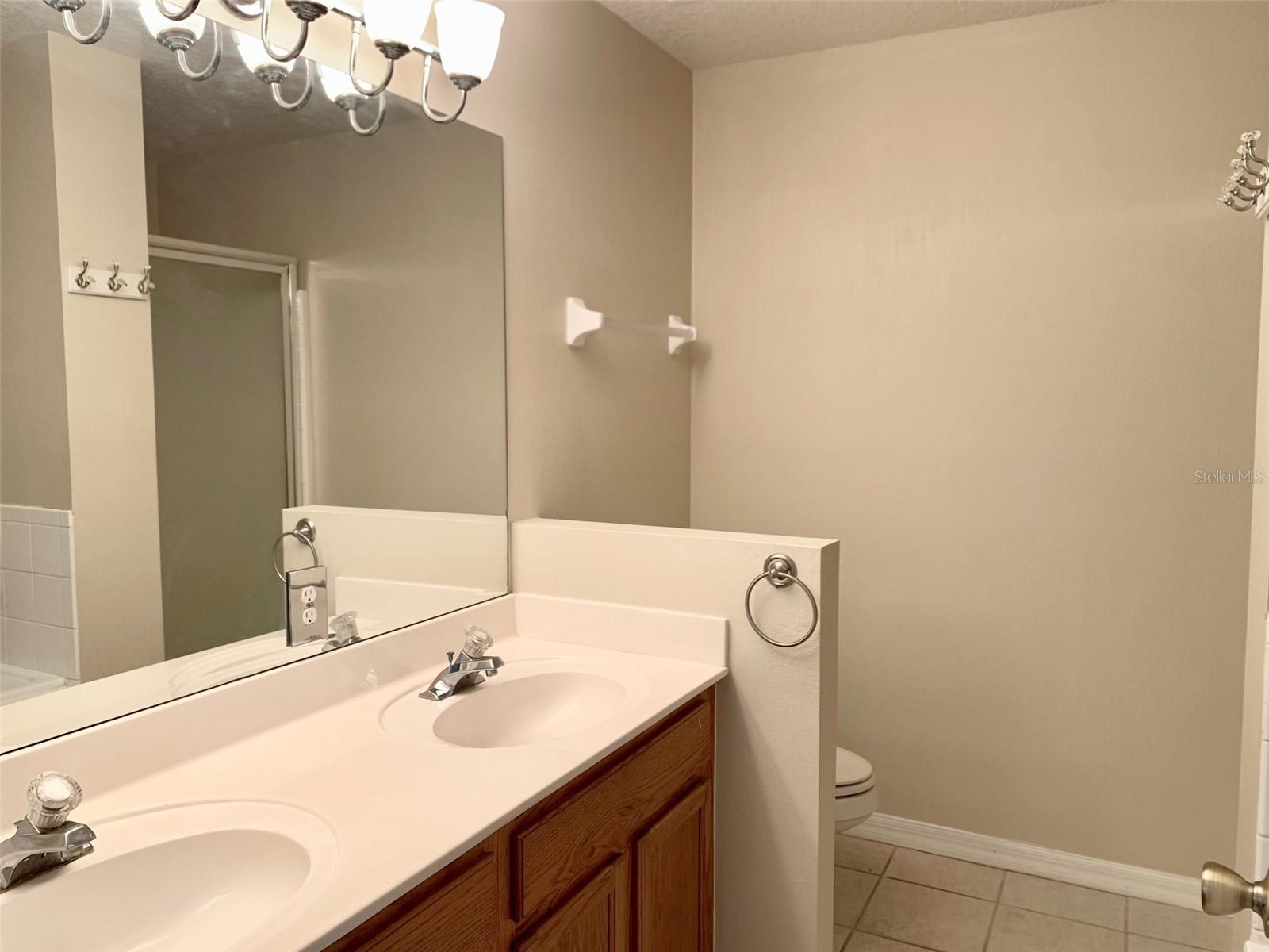 CHASE GROVES UNIT 3 - Residential Lease