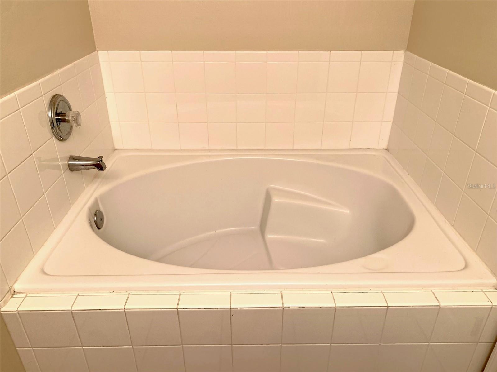 CHASE GROVES UNIT 3 - Residential Lease