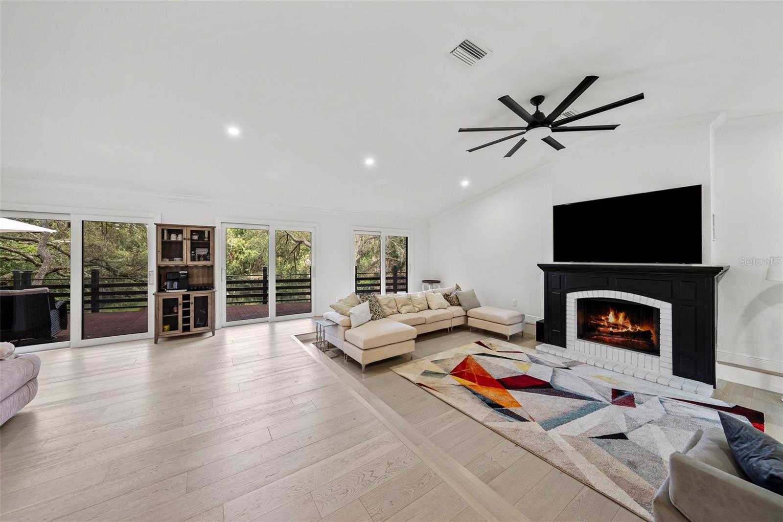 900 OAK HOLLOW PLACE