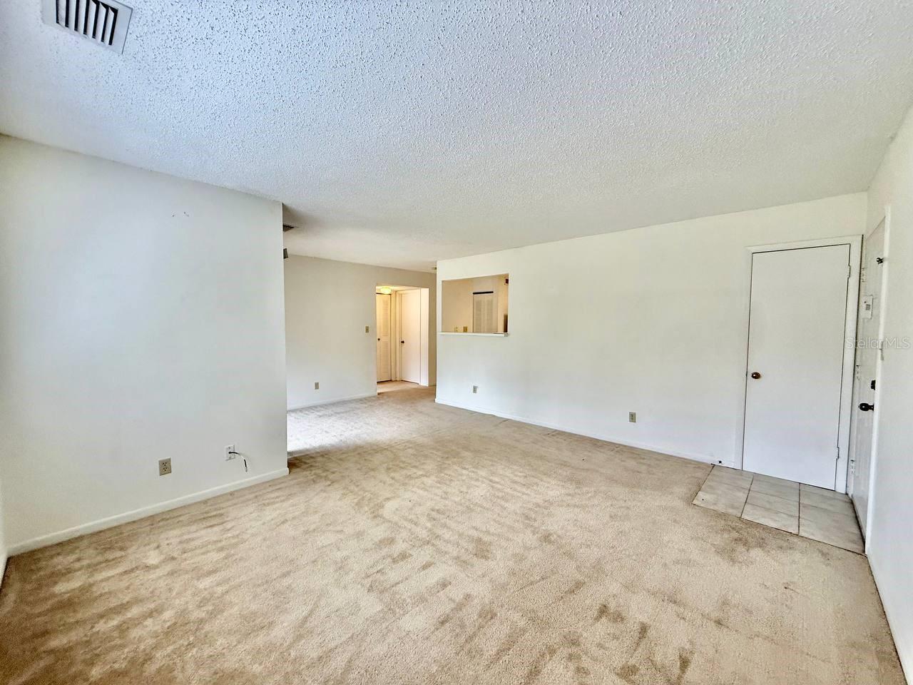 STONE CREEK POINTE A CONDOMINI - Residential Lease